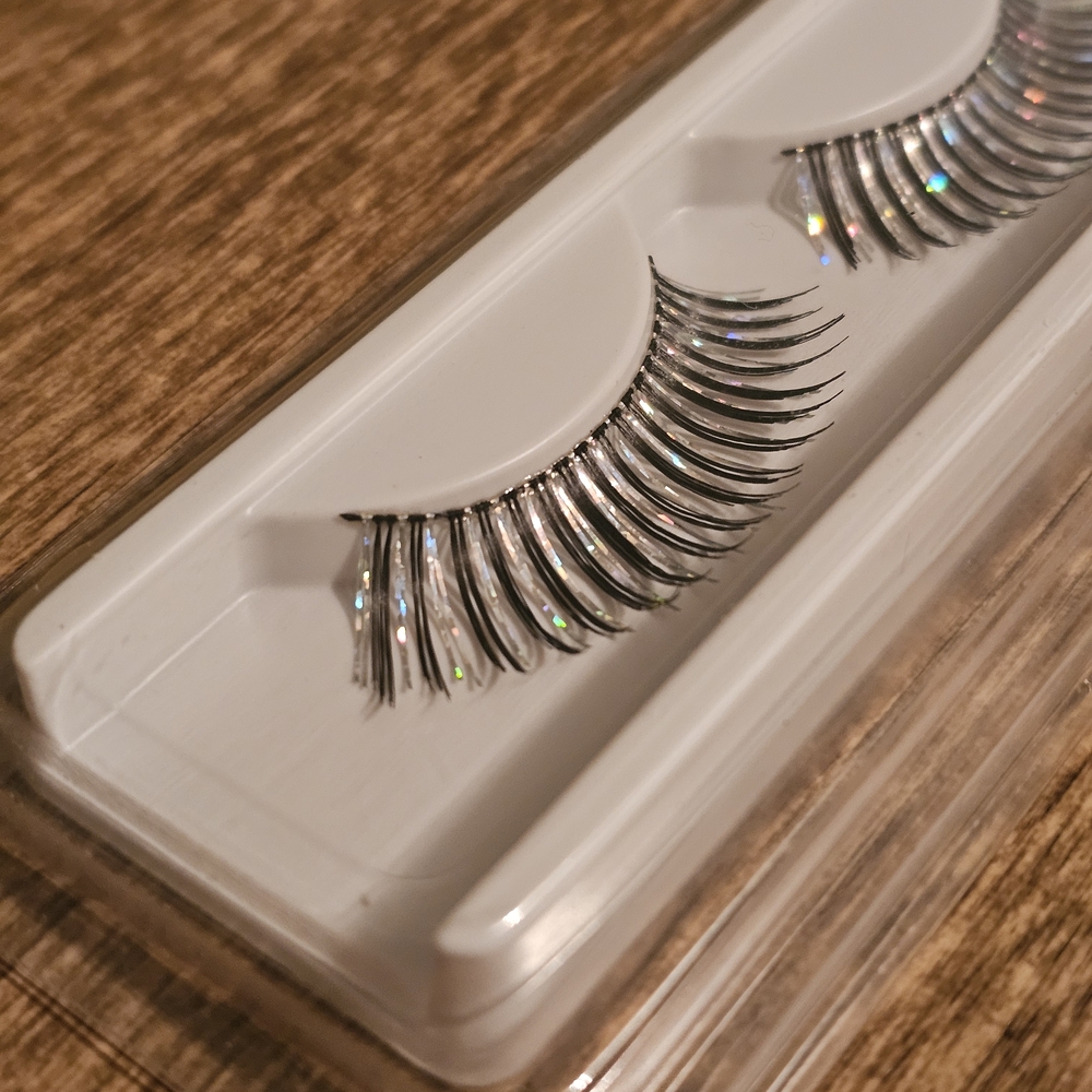 Sparkling False Eyelashes